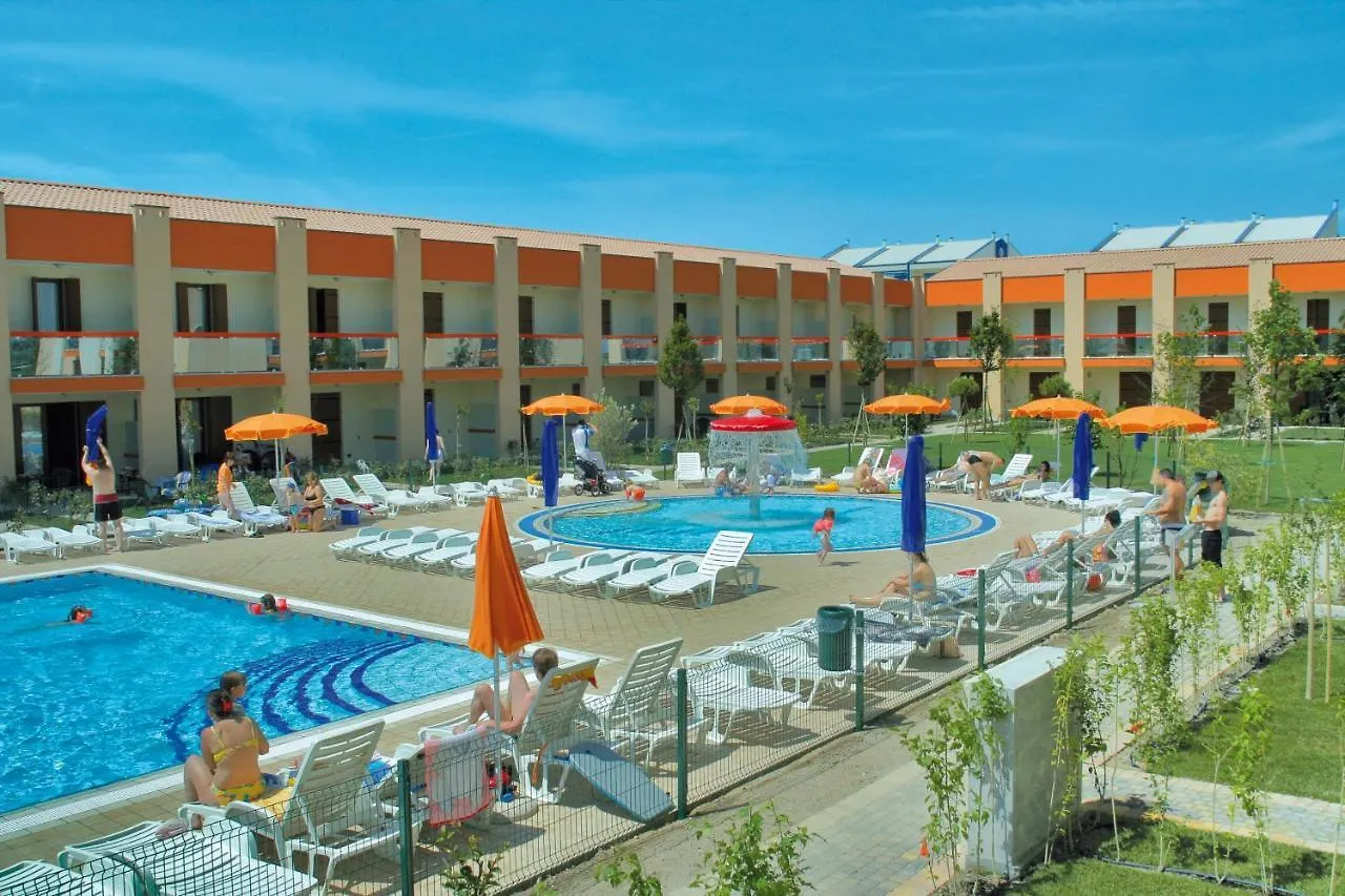 Altanea Residences Con Piscina Caorle 0*,