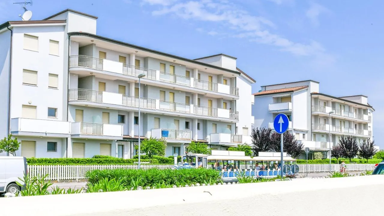 Altanea Residences Con Piscina Caorle 0*,  Italien